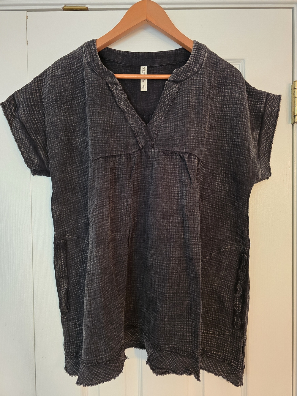 NWOT Zenana Outfitters Slate Gray V-Neck Short Sleeve Shirt - Large
